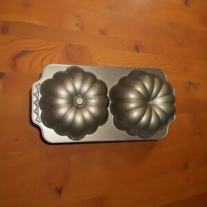 Nordicware Fall The Great Pumpkin 10 Cup Bundt Molds